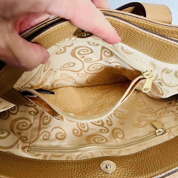 Brighton Large Shoulder Bag Tan Latte Leather D244752 with Charm - Immaculate! - Picture 12 of 14